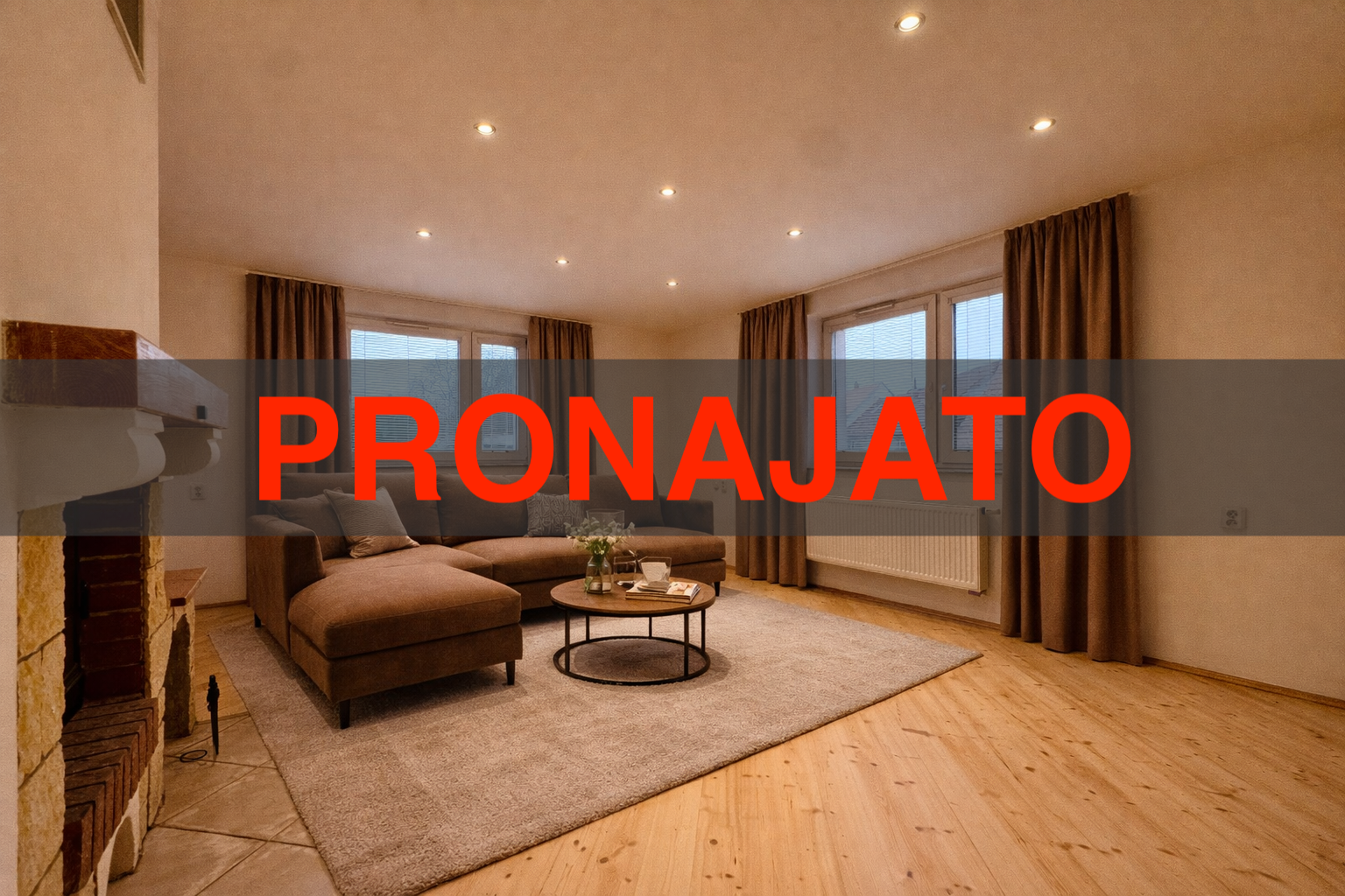 Pronájem nadstandardního bytu 3+1 s balkónem, zahradou a bazénem